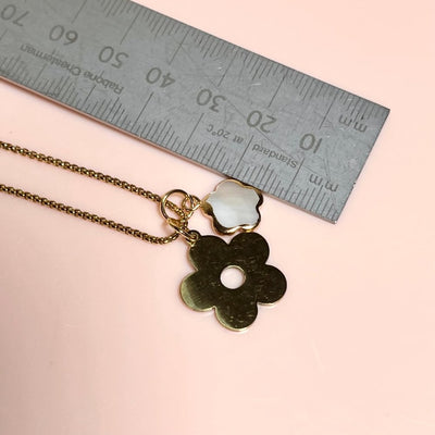 Penny Foggo - Gold Daisy and Shell Flower Necklace