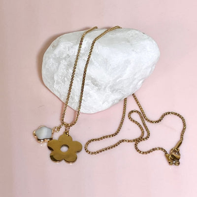 Penny Foggo - Gold Daisy and Shell Flower Necklace