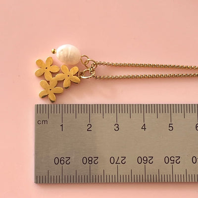 Penny Foggo - Triple Daisy and Pearl Necklace | Gold