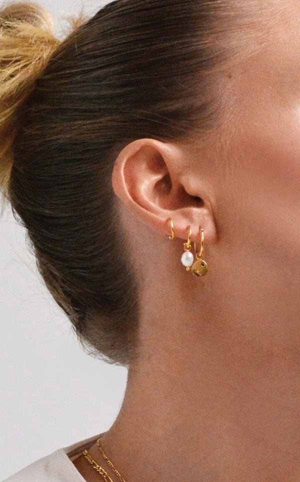 Linda Tahija - Base Hoop Earrings - Gold